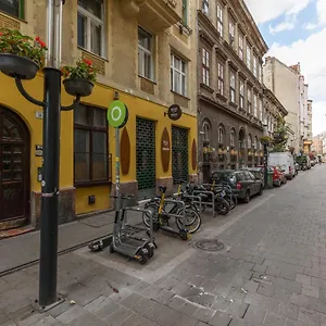 Kazinczy 10 With 3 Bedrooms , Budapest Hungary